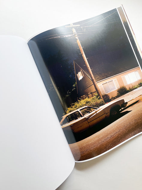 HOUSE HUNTING / Todd Hido - 本 屋 青 旗 Ao-Hata Bookstore