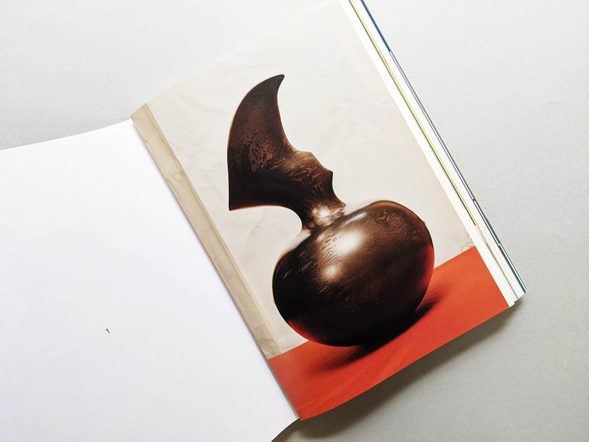 The Journey of Things (v.3) / Magdalene Odundo - 本 屋 青 旗