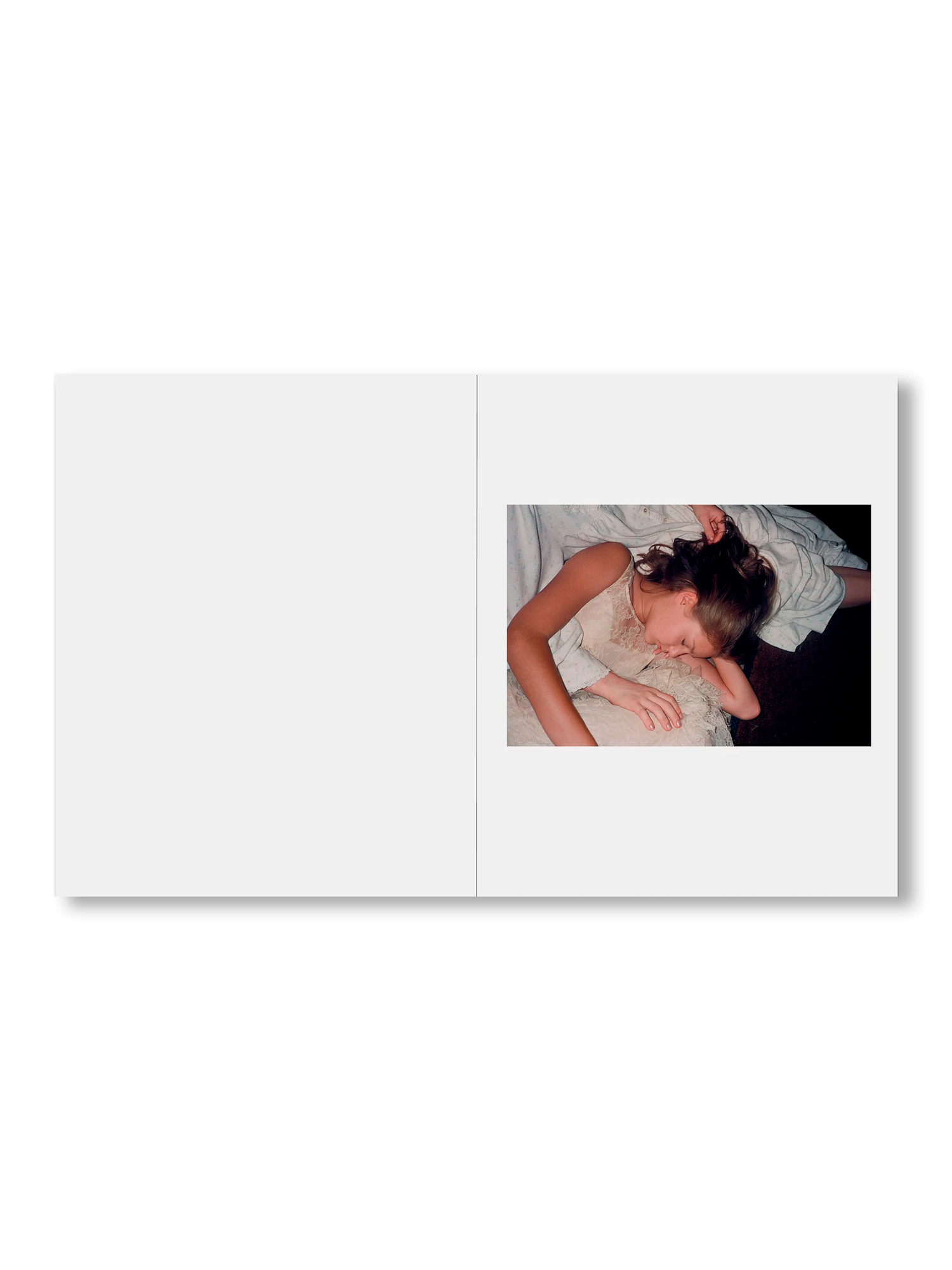 THE VIRGIN SUICIDES / Sofia Coppola - 本 屋 青 旗 Ao-Hata Bookstore THE VIRGIN SUICIDES / Sofia Coppola - 本 屋 青 旗 Ao-Hata Bookstore