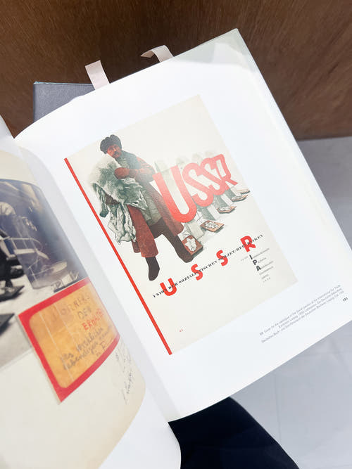 Beyond the abstract cabinet / El Lissitzky