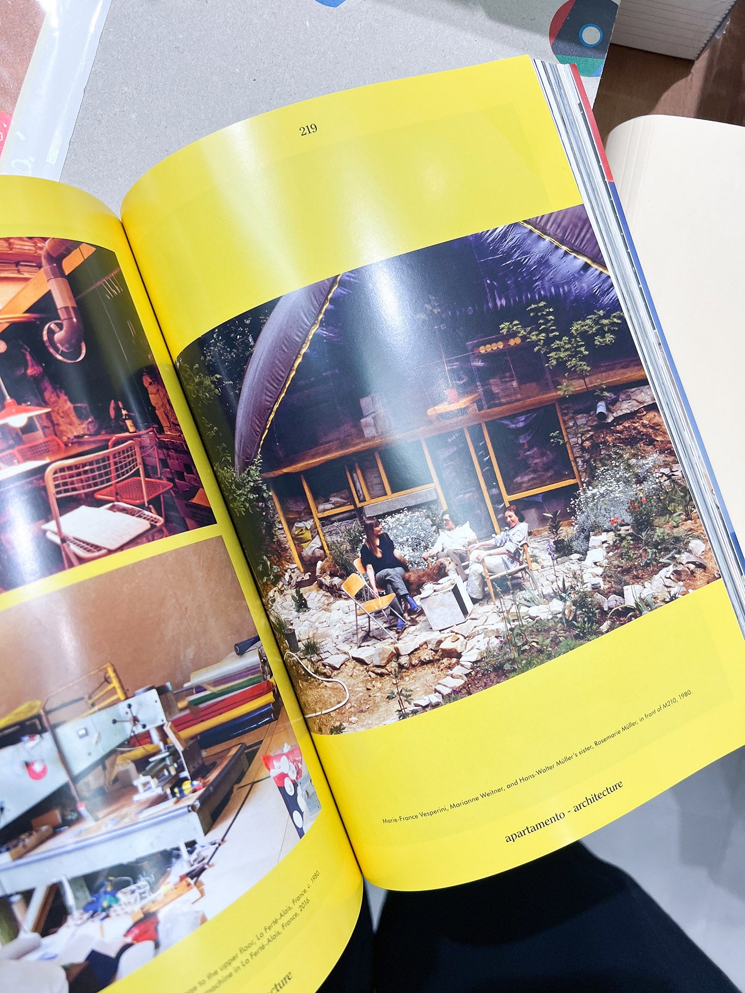 APARTAMENTO ISSUE #33 spring/summer 2024 - 本屋青旗 Ao-Hata Bookstore