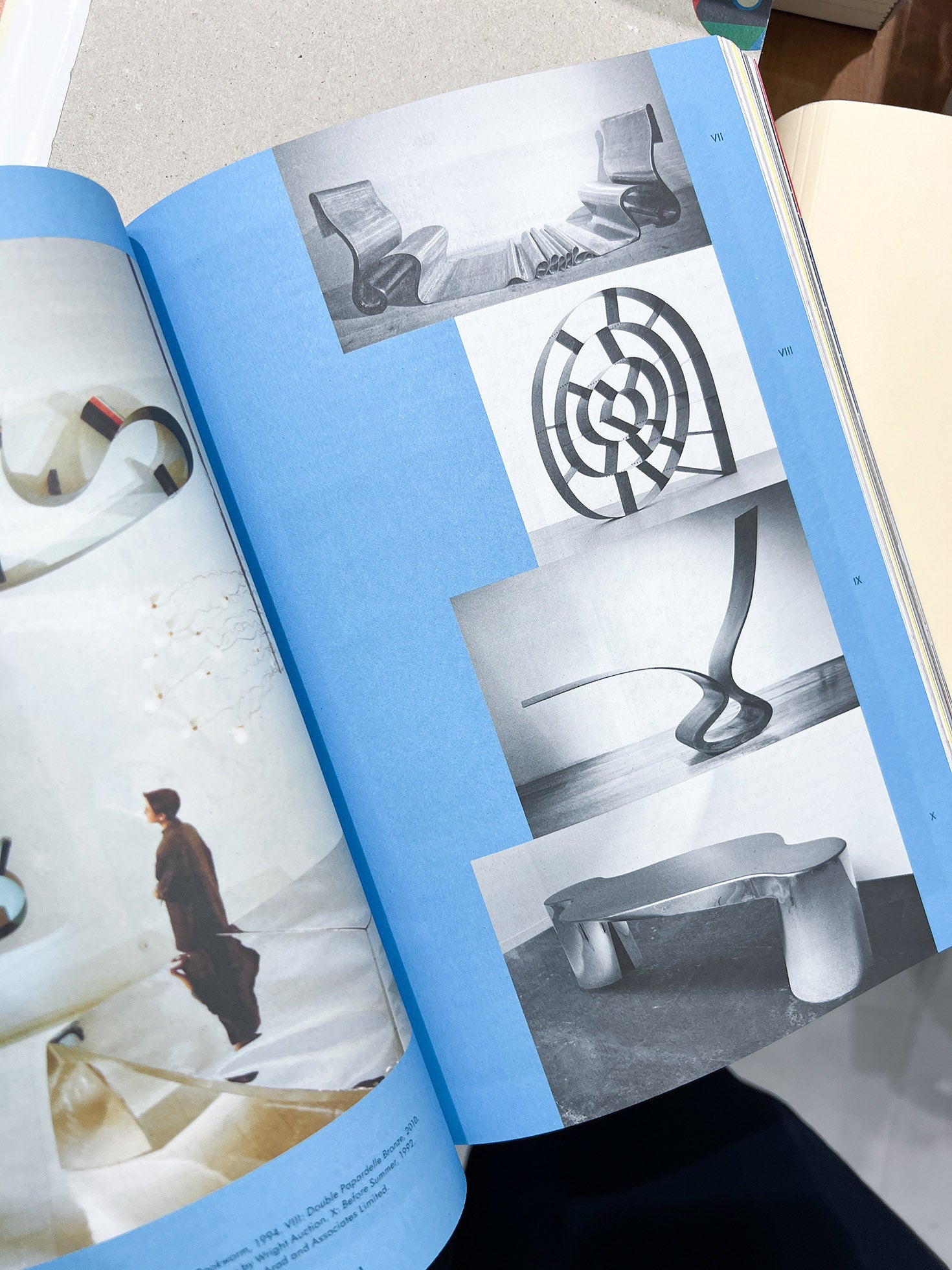 APARTAMENTO ISSUE #33 spring/summer 2024 - 本屋青旗 Ao-Hata Bookstore