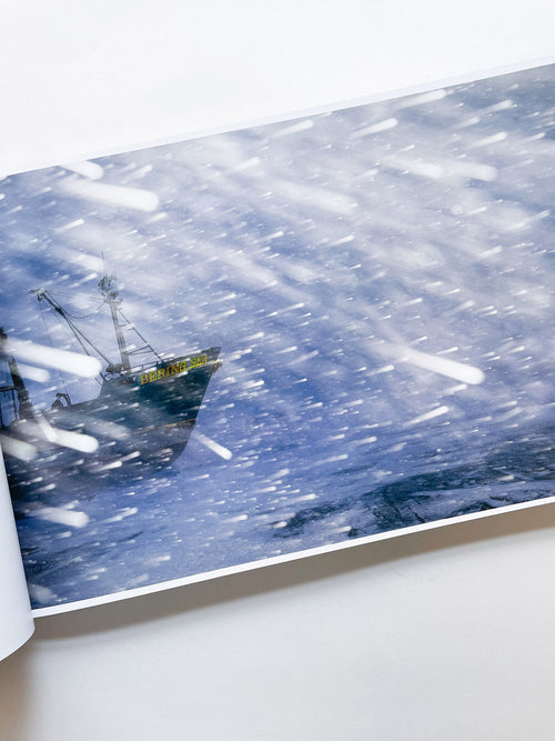 THE END SENDS ADVANCE WARNING / Todd Hido