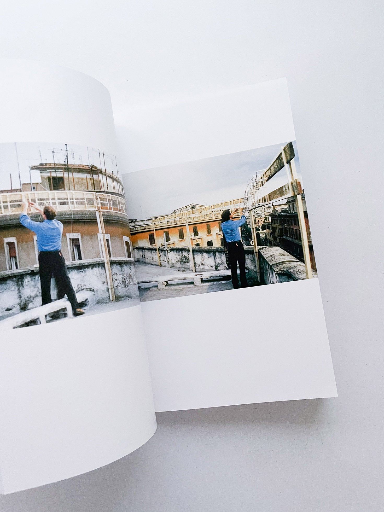 In Girum Imus Nocte Et Consumimur Igni / Cerith Wyn Evans [SIGNED]