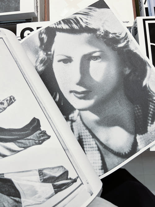 PRESS PAINTINGS  / Sebastian Riemer