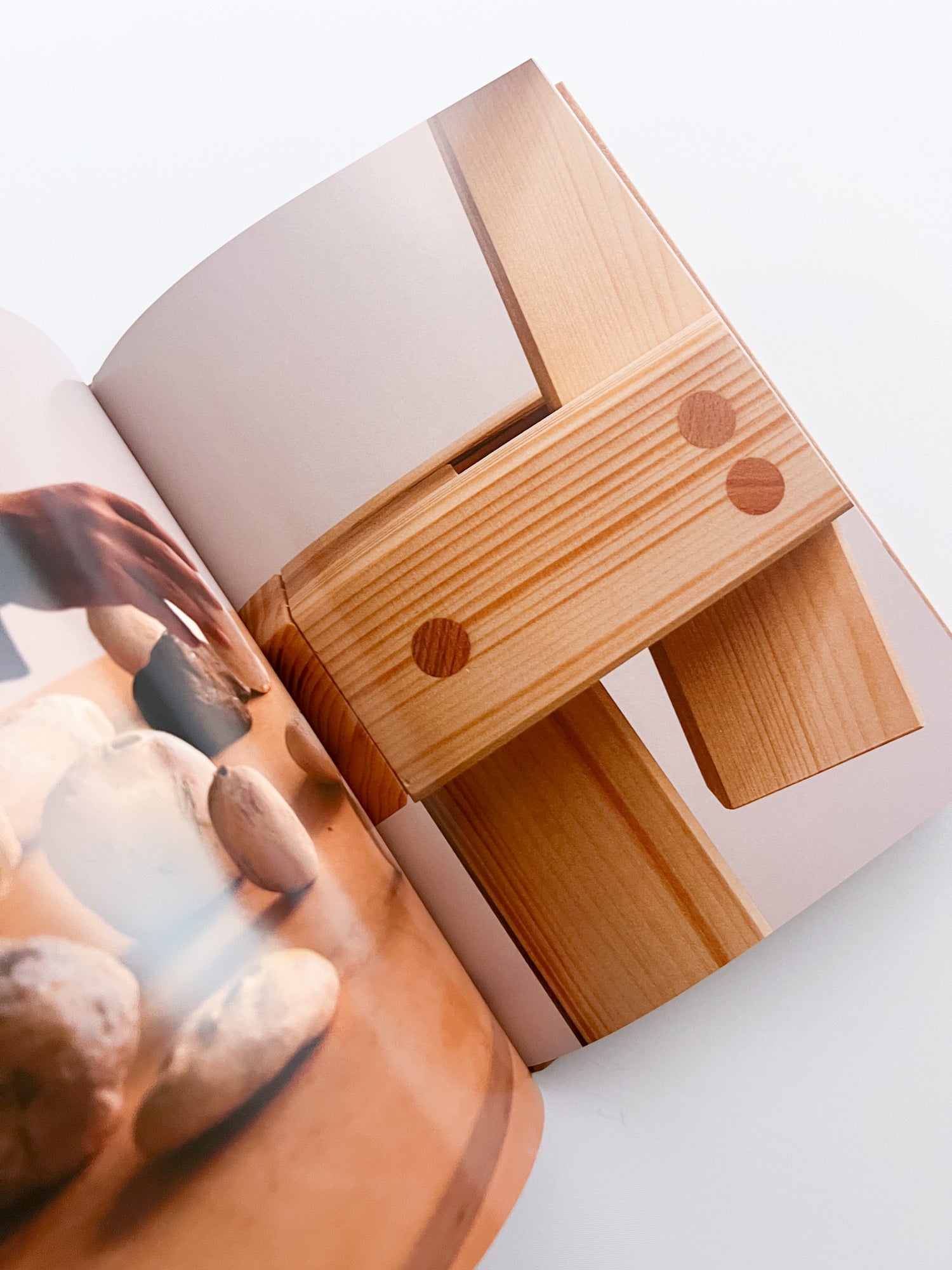 INDERGARTEN / Yellow Nose Studio