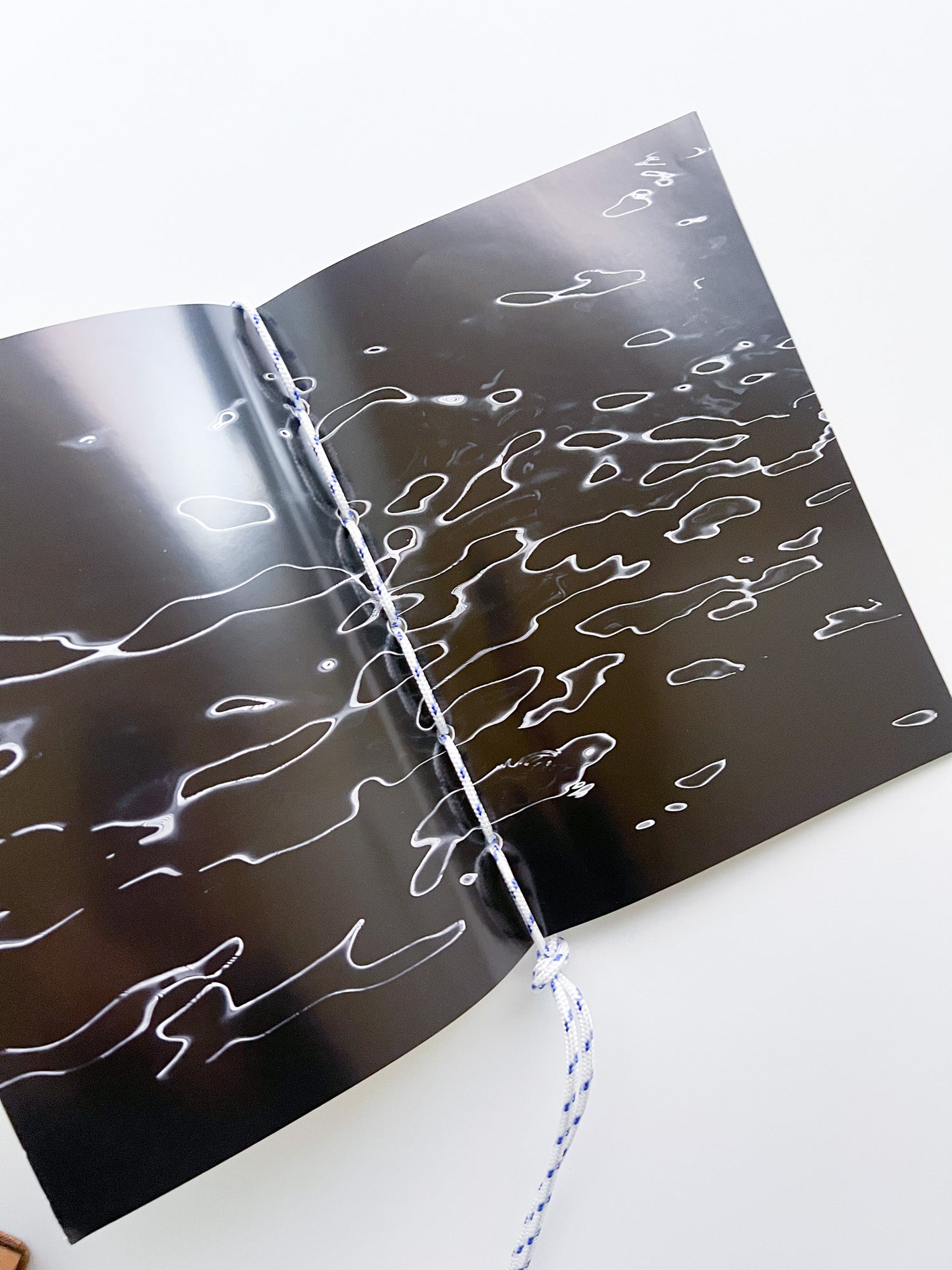 Motors / Louis De Belle