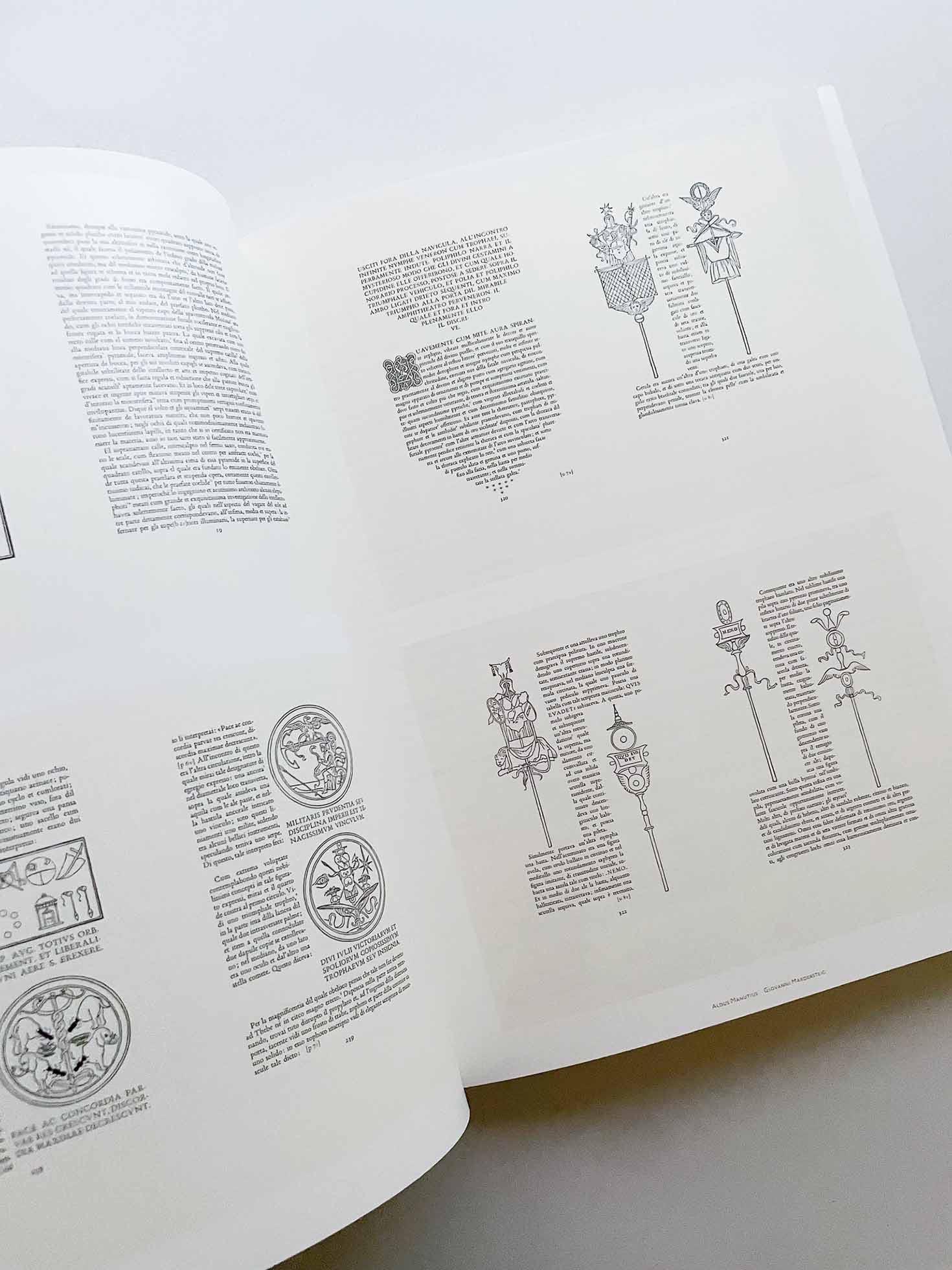 組版造形 タイポグラフィ名作精選 / 白井敬尚