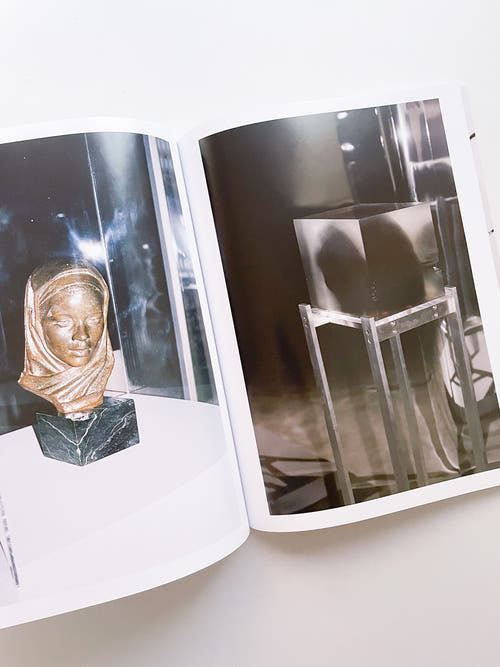 A Model / Bettina Steinbrügge, Jason Dodge