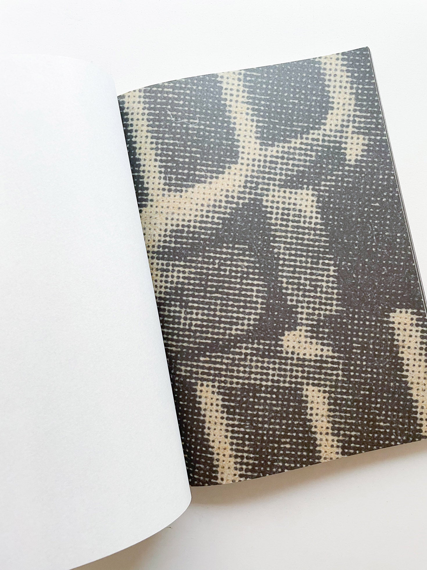 Motion / Karel Martens - 本屋青旗 Ao-Hata Bookstore