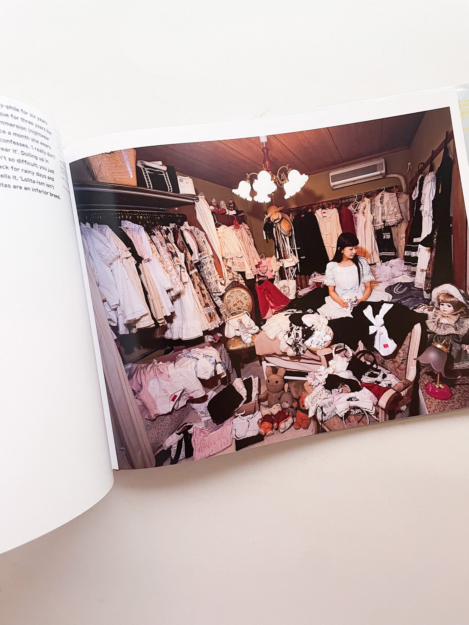 HAPPY VICTIMS / Kyoichi Tsuzuki [SIGNED]