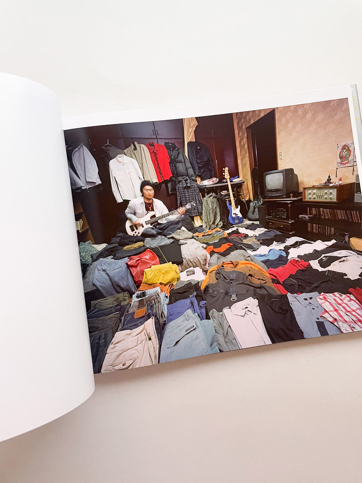 HAPPY VICTIMS / Kyoichi Tsuzuki [SIGNED]