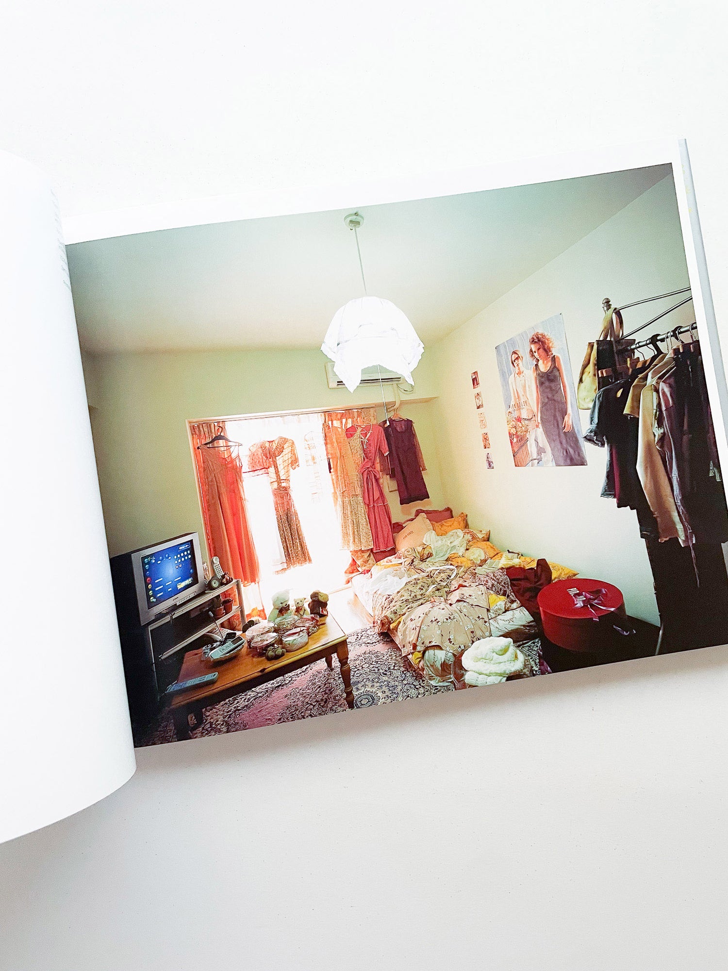 HAPPY VICTIMS / Kyoichi Tsuzuki [SIGNED]