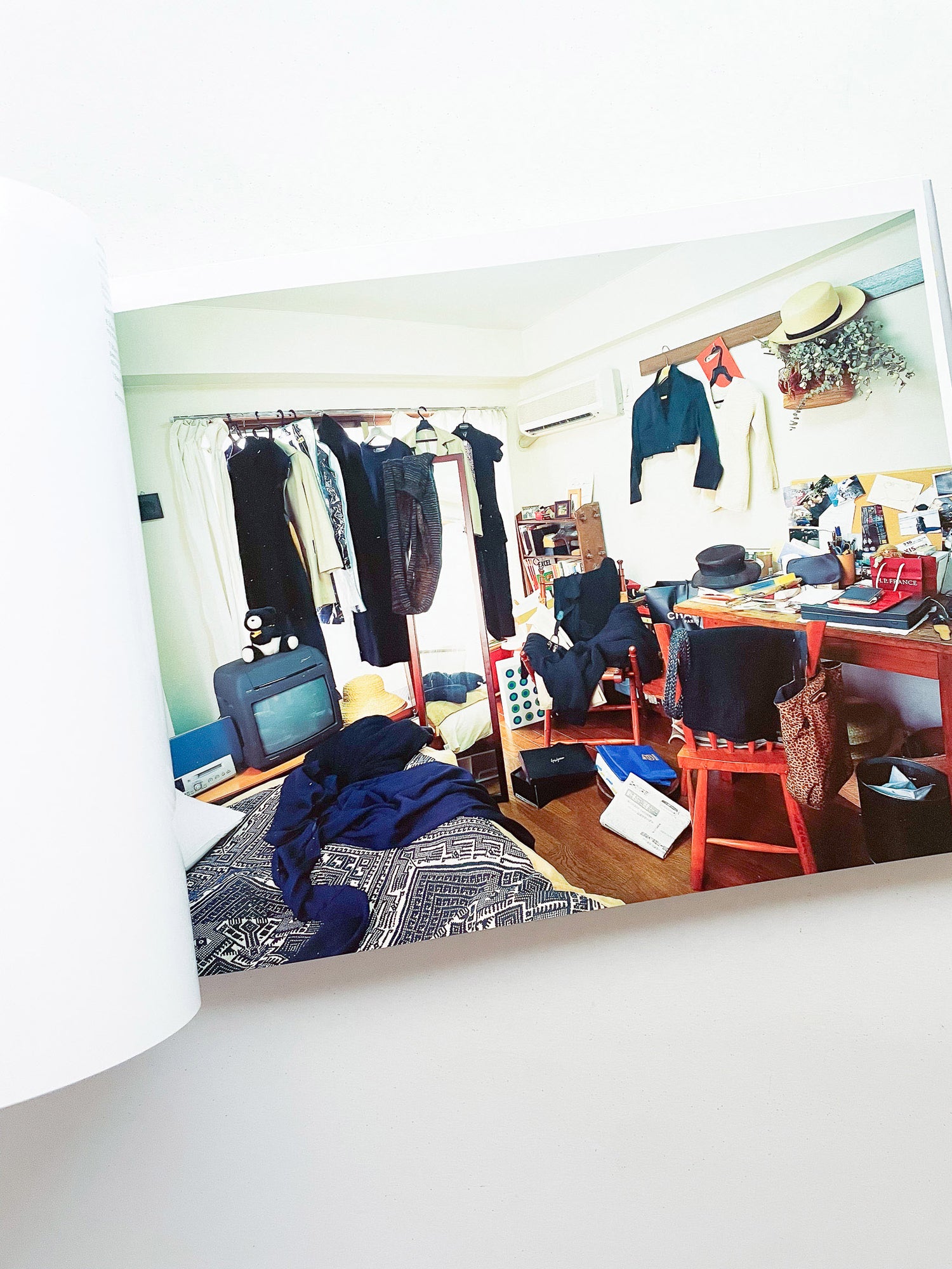 HAPPY VICTIMS / Kyoichi Tsuzuki [SIGNED]