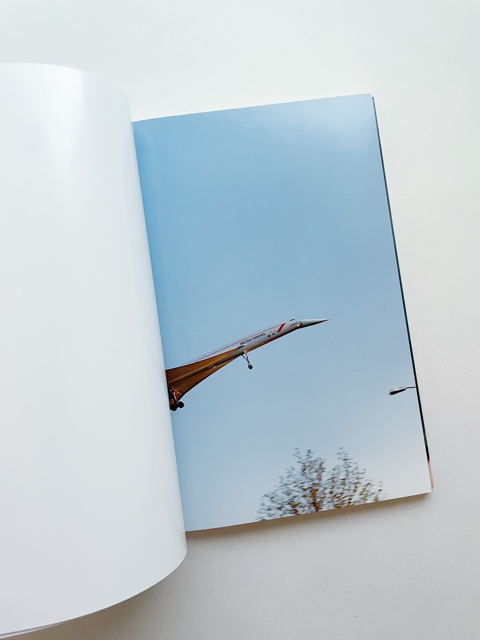 CONCORDE / Wolfgang Tillmans - 本屋青旗 Ao-Hata Bookstore