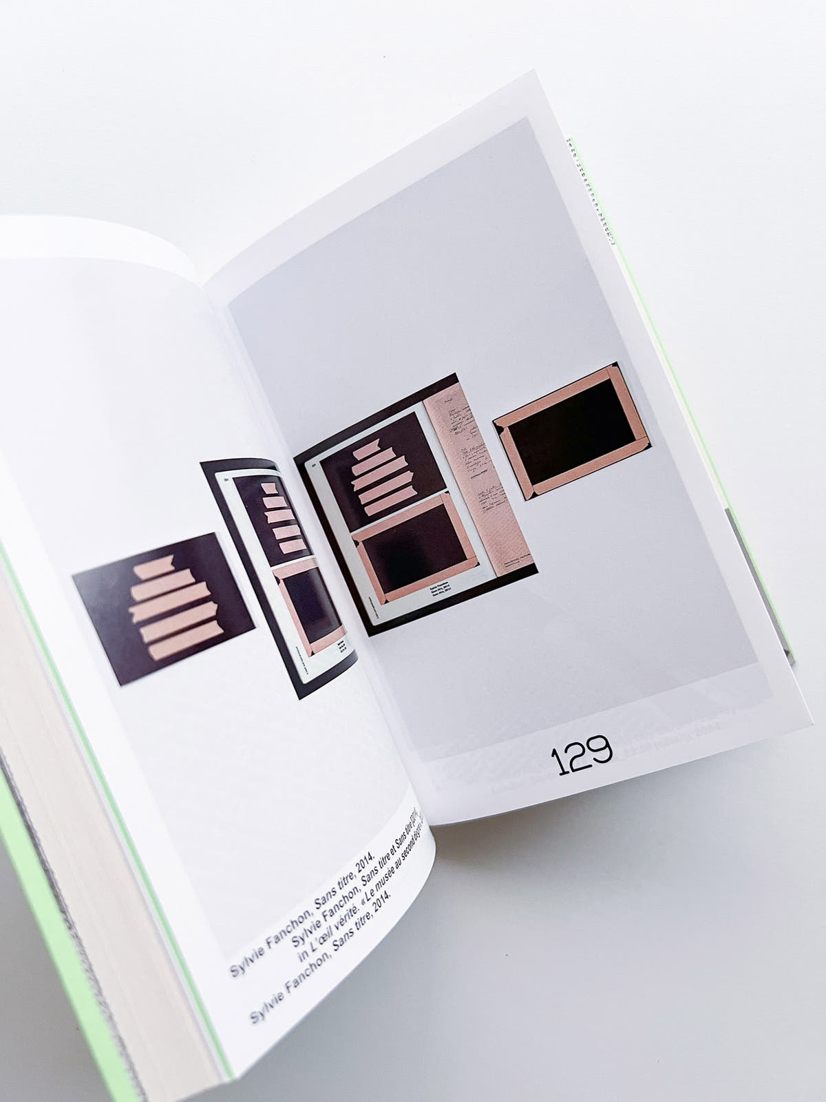 16 MILLIONS DE SIGNES – FROM AND ABOUT BOOKS / Alexandra Midal, Thierry Chancogne