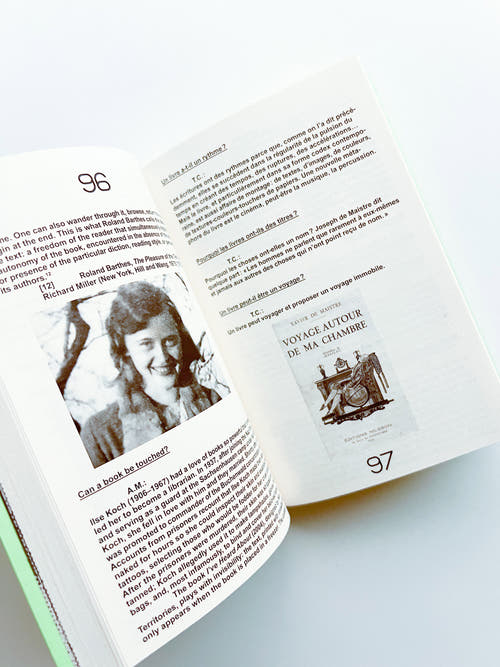16 MILLIONS DE SIGNES – FROM AND ABOUT BOOKS / Alexandra Midal, Thierry Chancogne