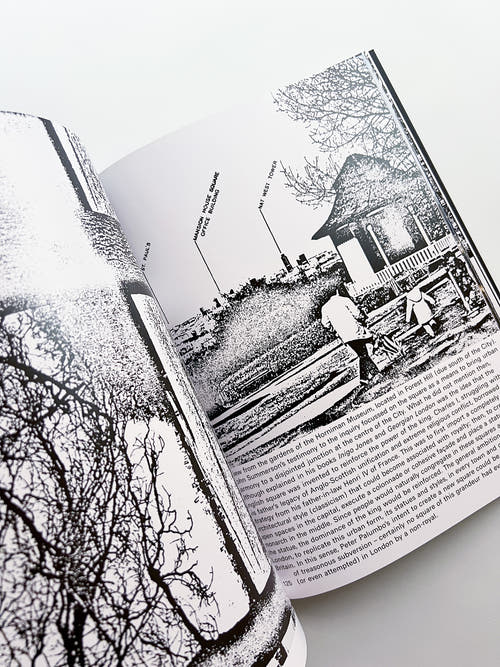 MIES IN LONDON / Mies van der Rohe [SOFTCOVER]