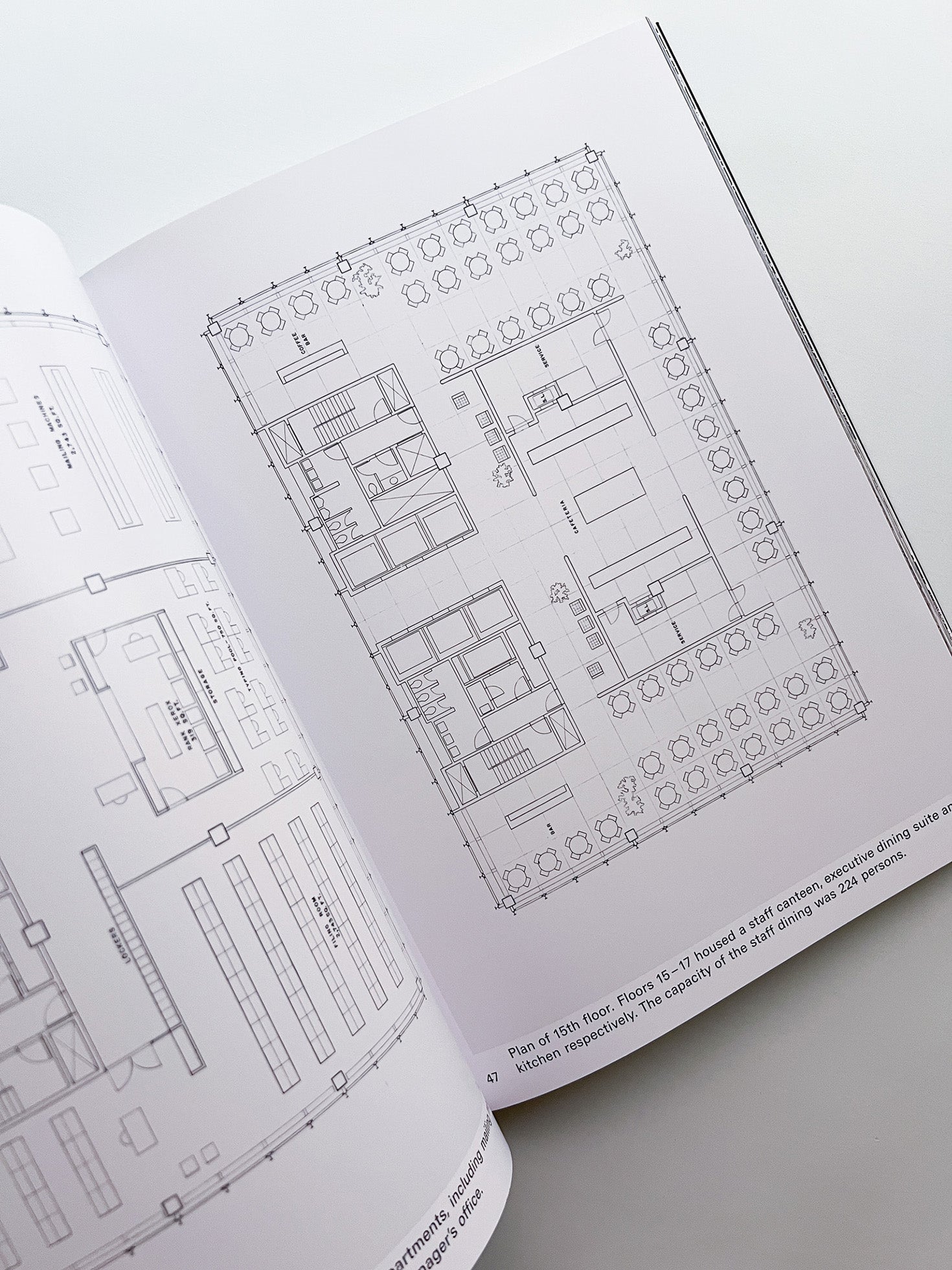 MIES IN LONDON / Mies van der Rohe [SOFTCOVER]
