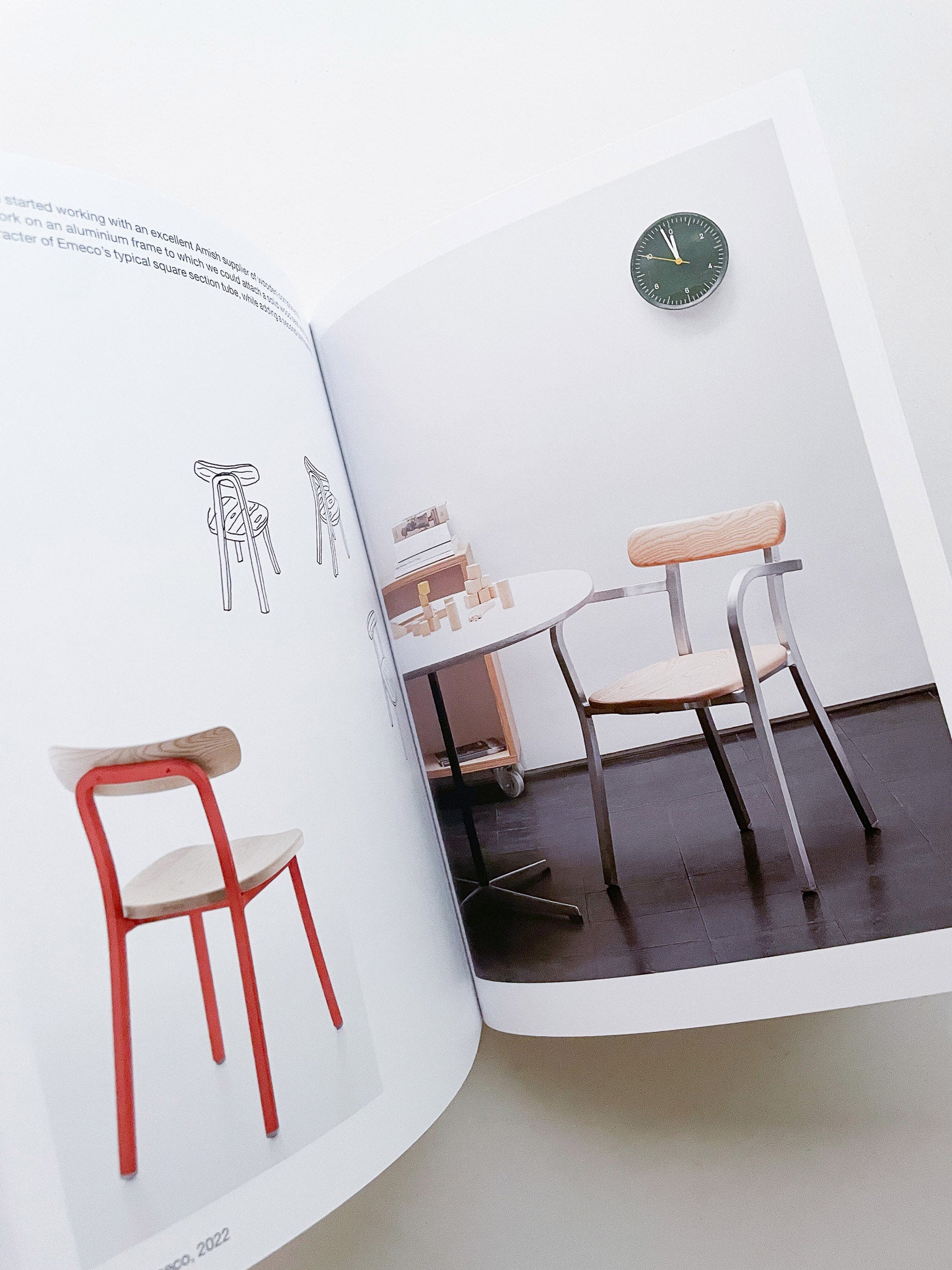 A BOOK OF THINGS / Jasper Morrison - 本 屋 青 旗 Ao-Hata Bookstore