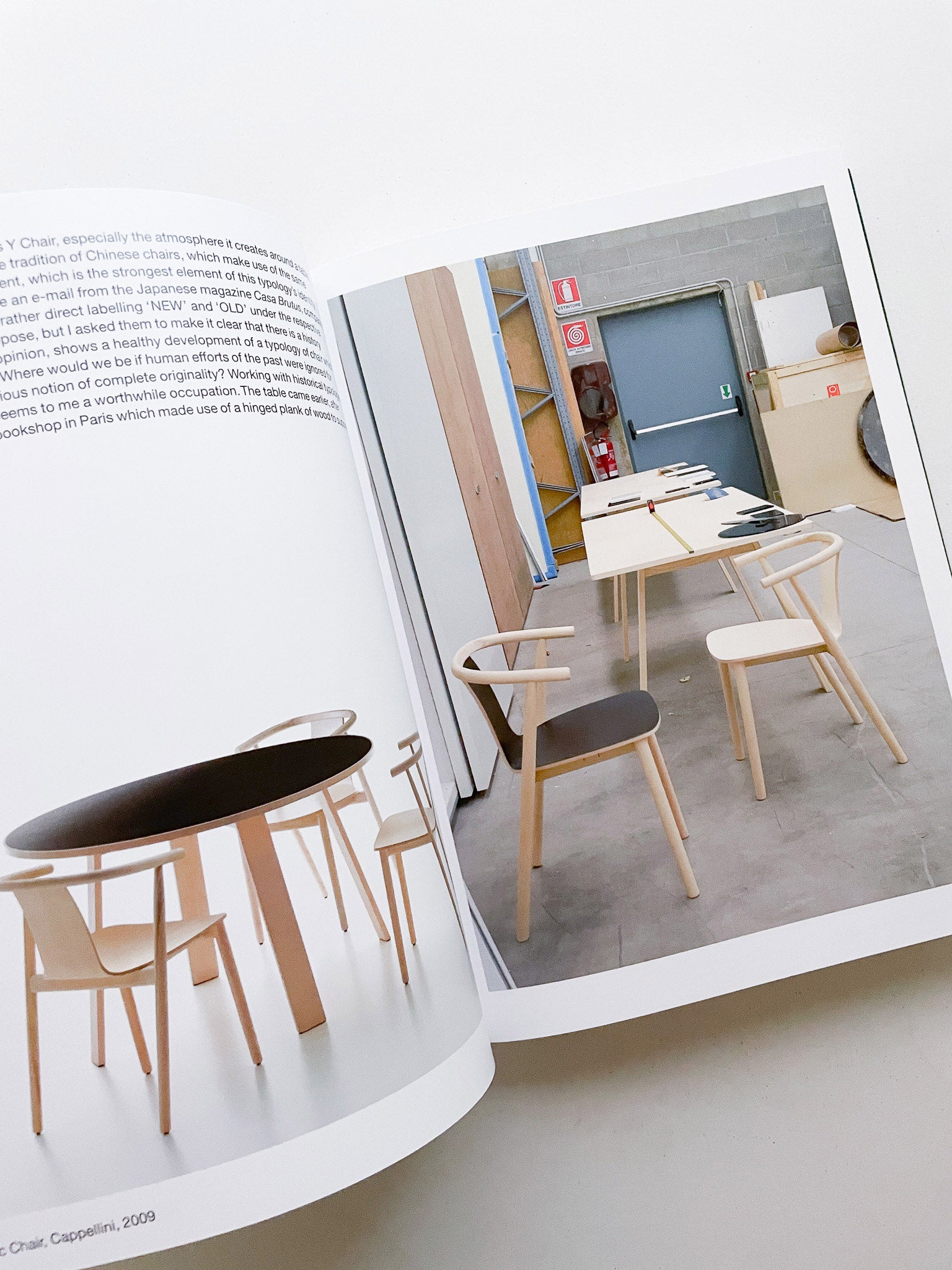 A BOOK OF THINGS / Jasper Morrison - 本 屋 青 旗 Ao-Hata Bookstore