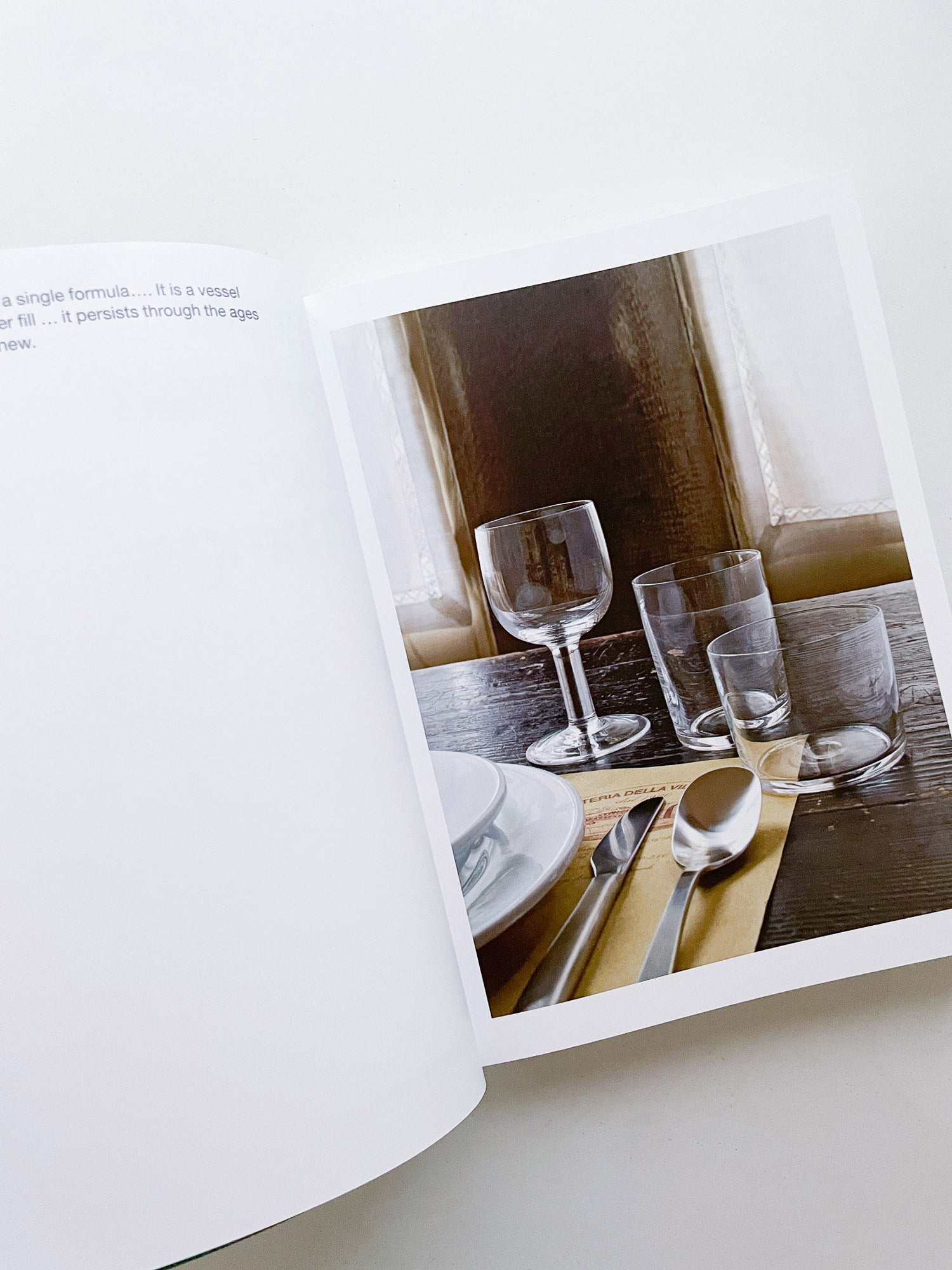 A BOOK OF THINGS / Jasper Morrison