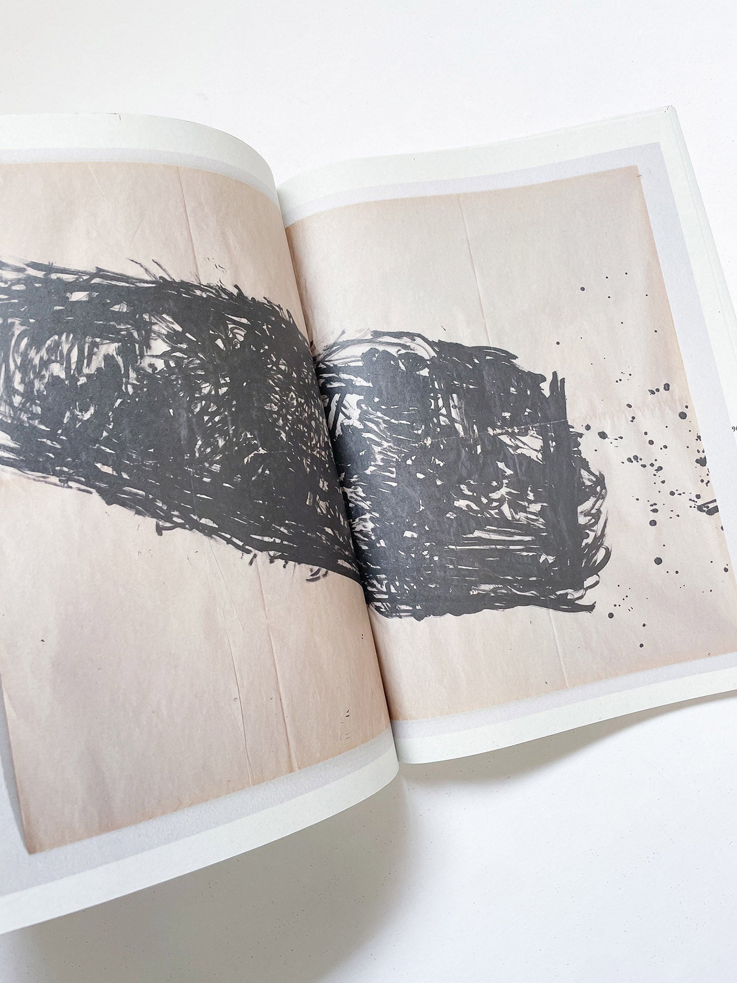 立花文穂展 印象 IT'S ONLY A PAPER MOON（球体11号）/ Fumio
