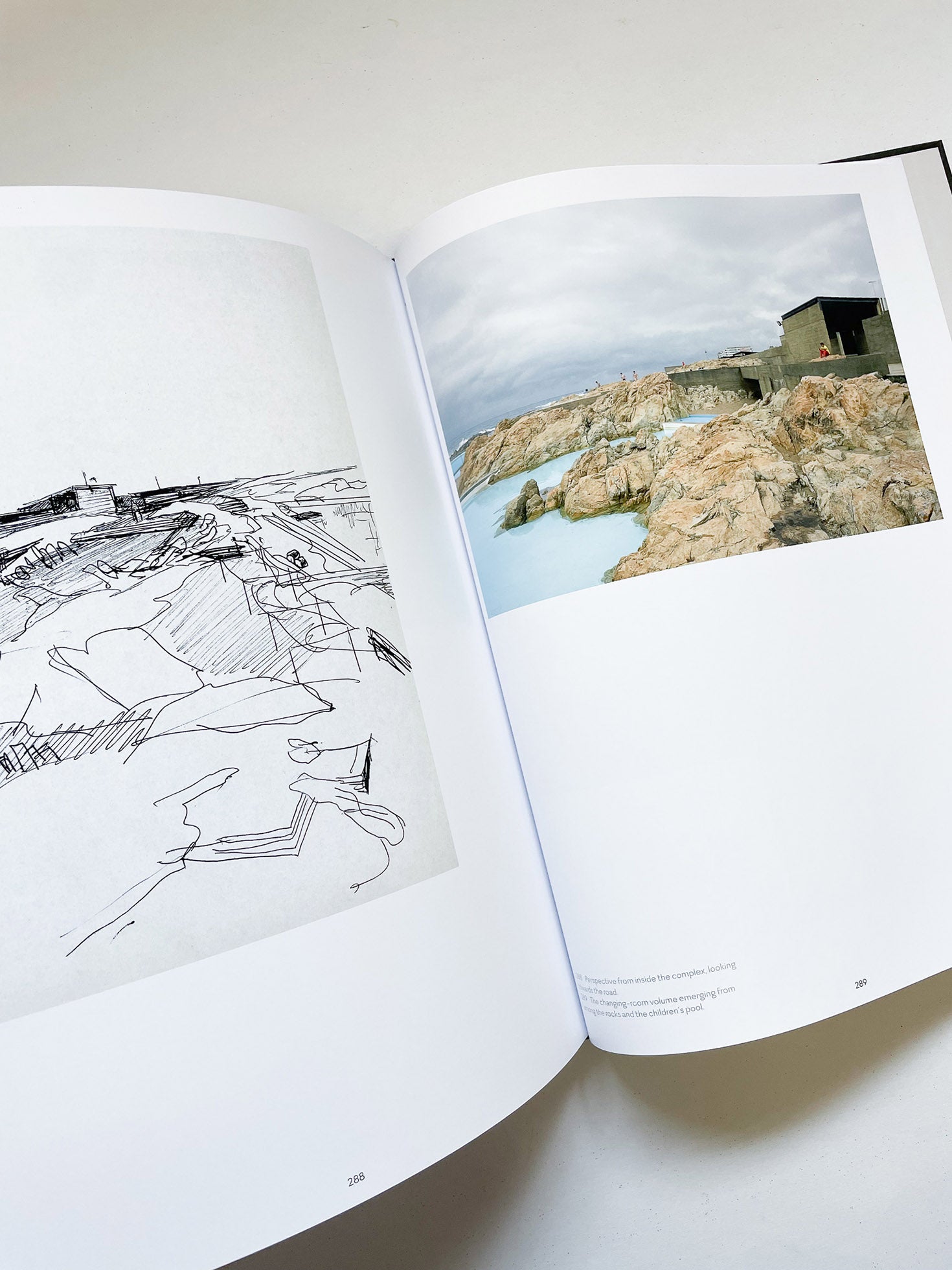Before / After / Álvaro Siza - 本屋青旗 Ao-Hata Bookstore