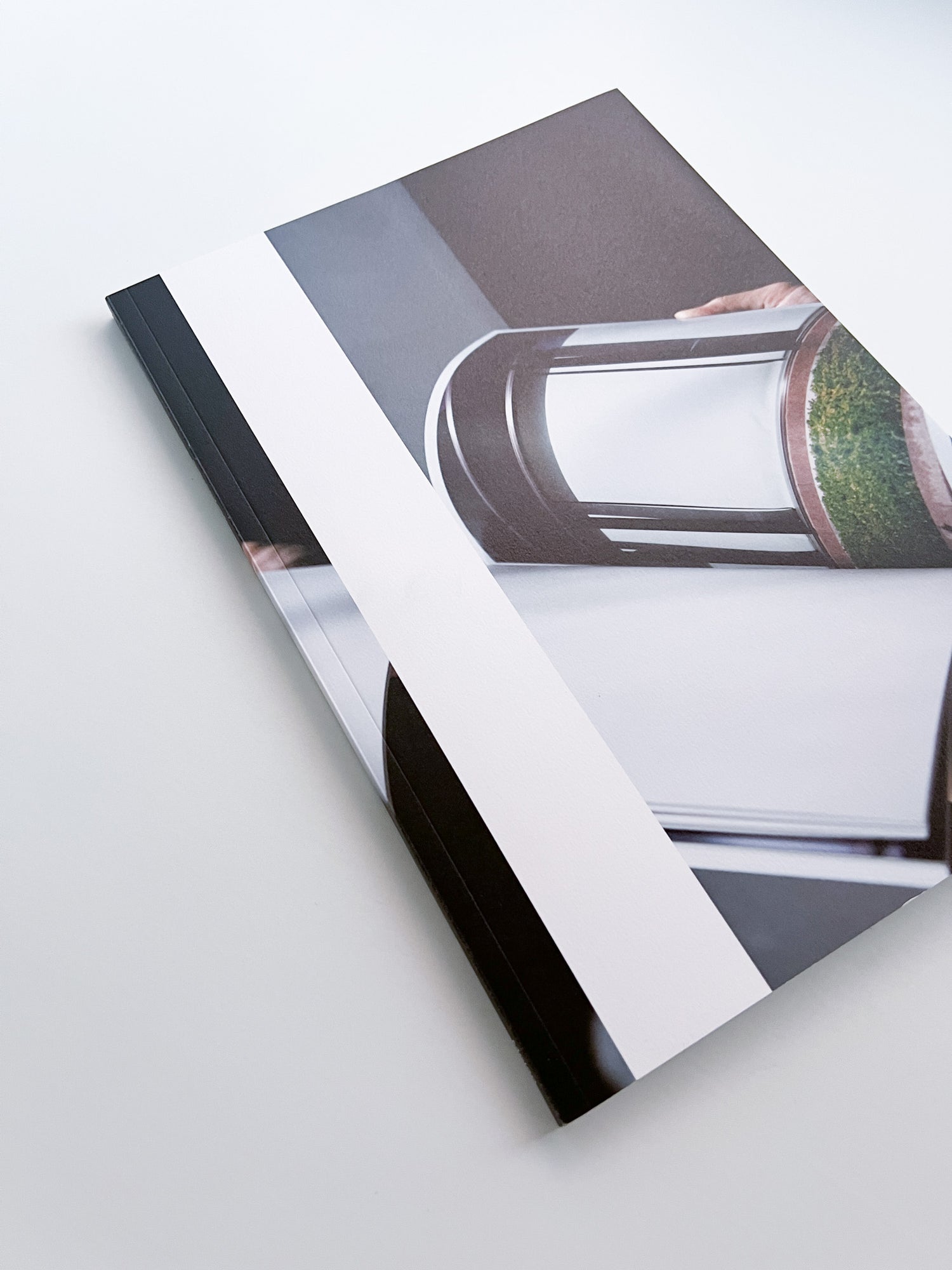 Egg Chain Drips / Daisuke Kano