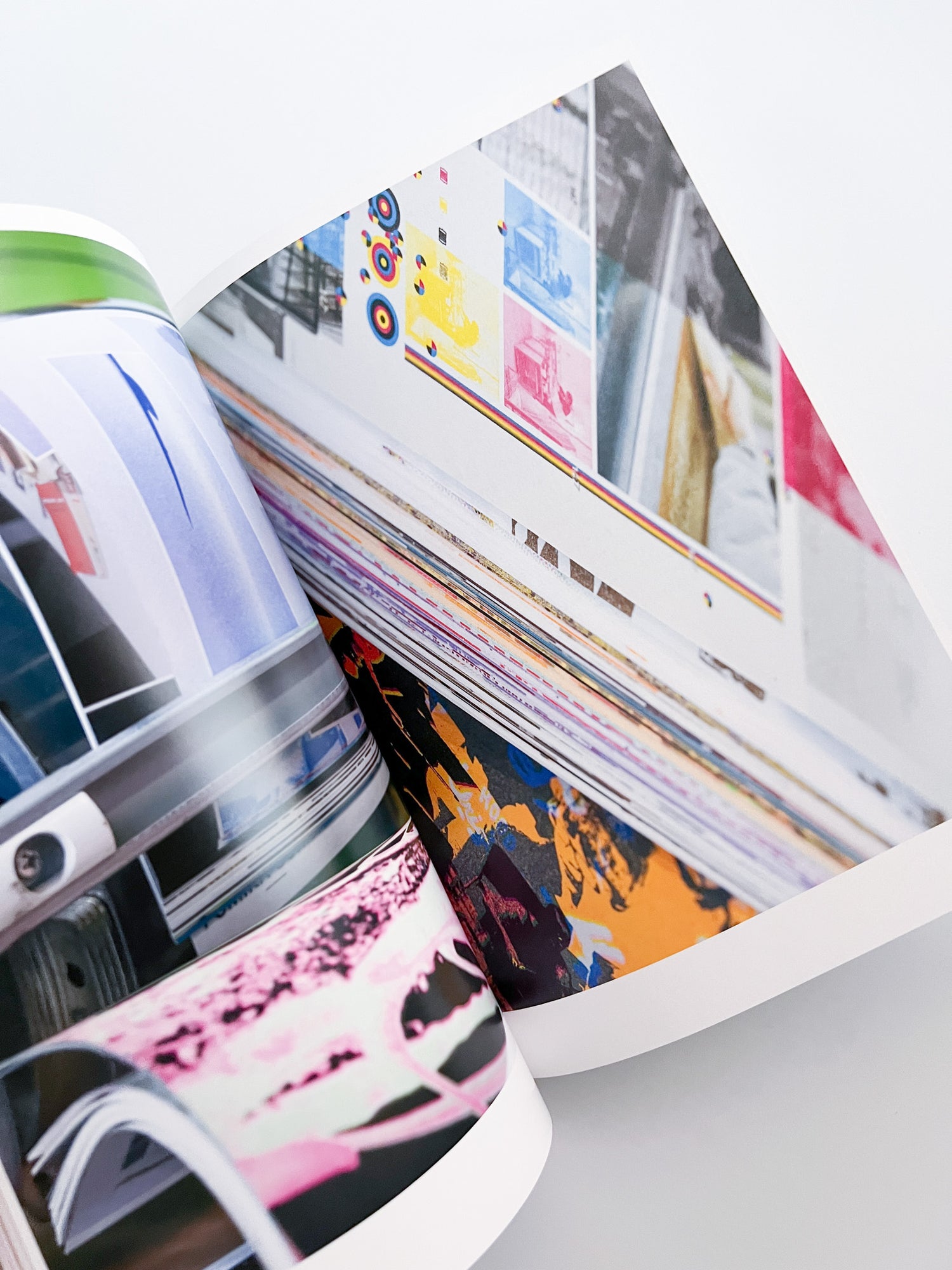 Egg Chain Drips / Daisuke Kano