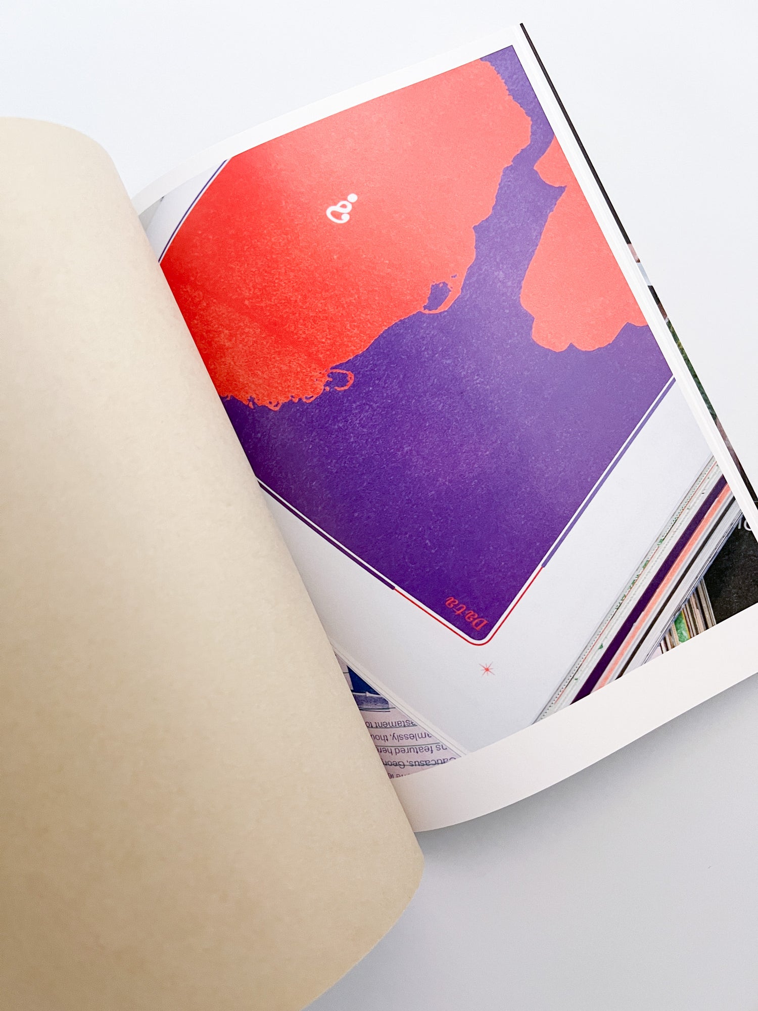 Egg Chain Drips / Daisuke Kano