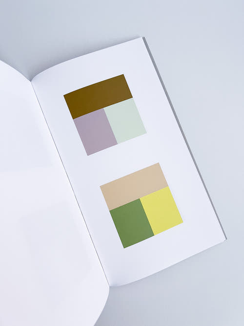 Three-color Combinations / Ruxandra Duru