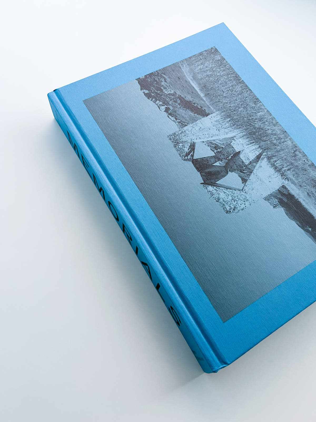 Memorials / Jan Kempenaers