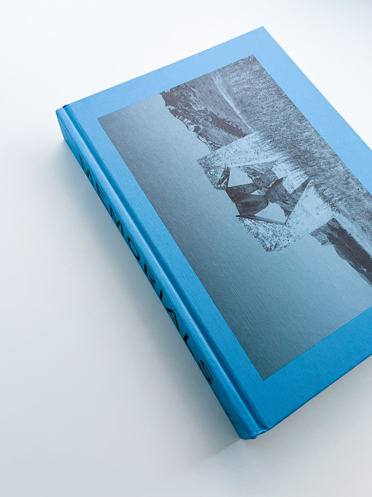 Memorials / Jan Kempenaers