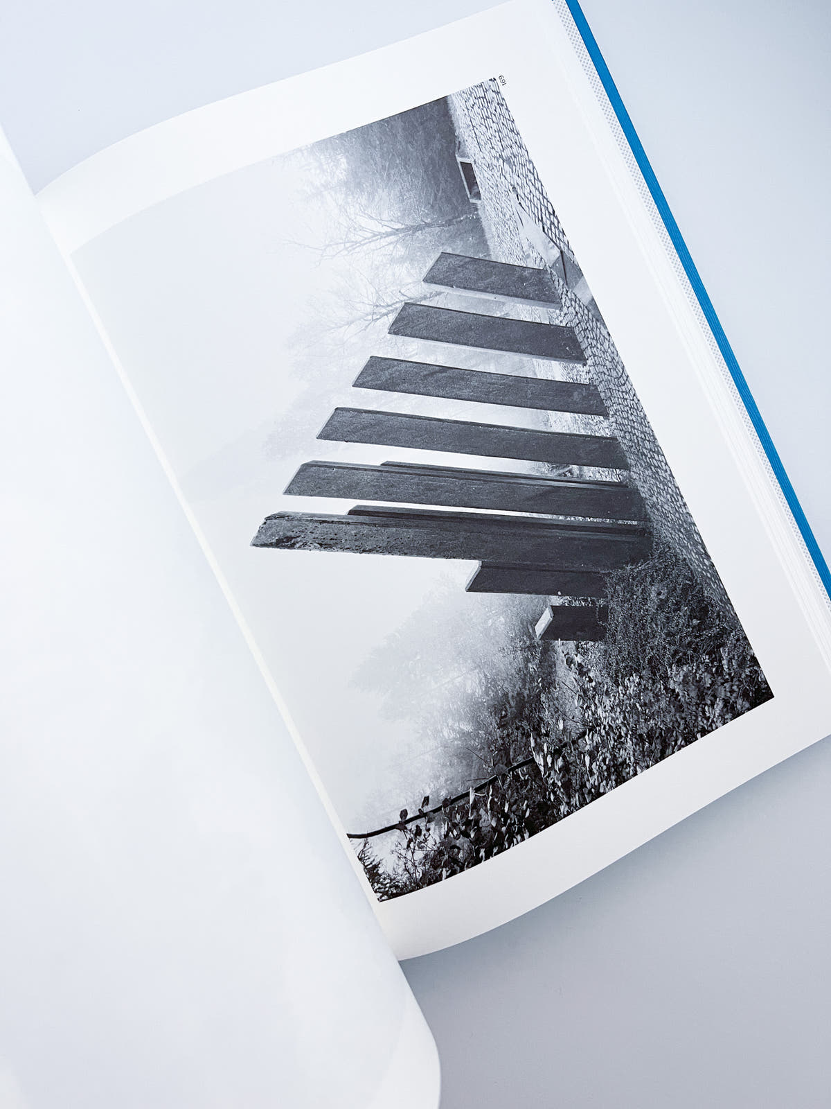 Memorials / Jan Kempenaers