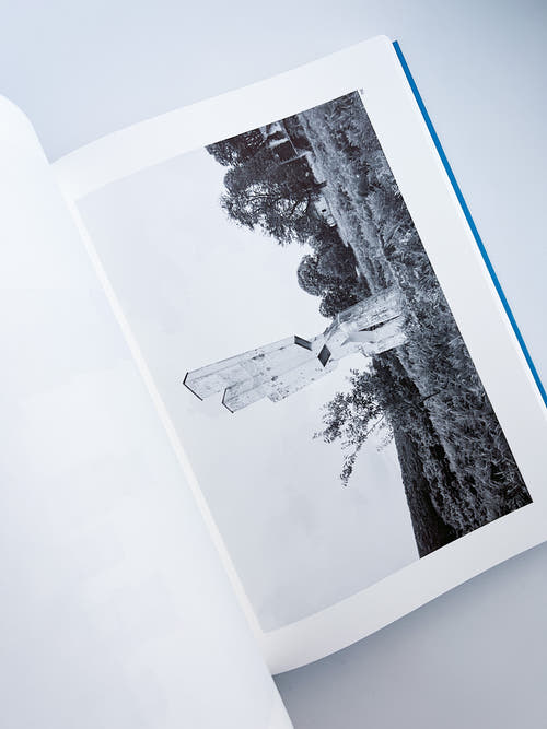 Memorials / Jan Kempenaers