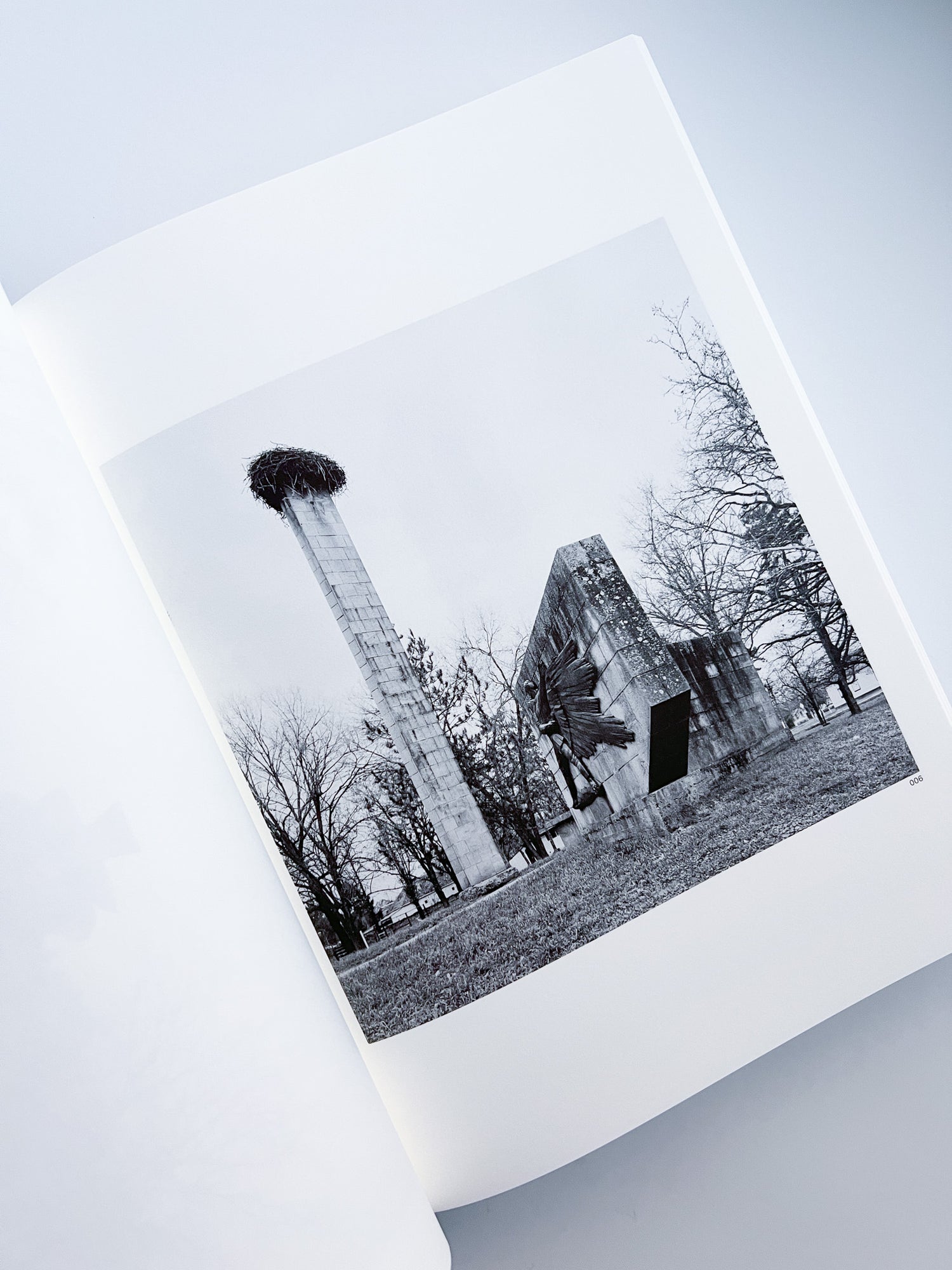 Memorials / Jan Kempenaers