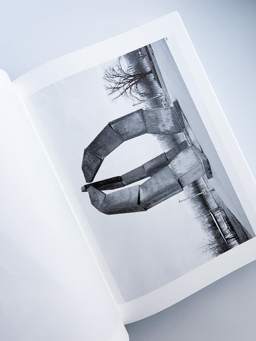 Memorials / Jan Kempenaers