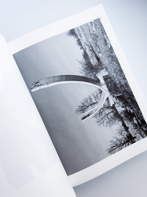 Memorials / Jan Kempenaers
