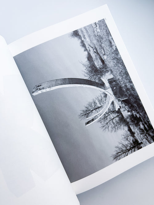 Memorials / Jan Kempenaers