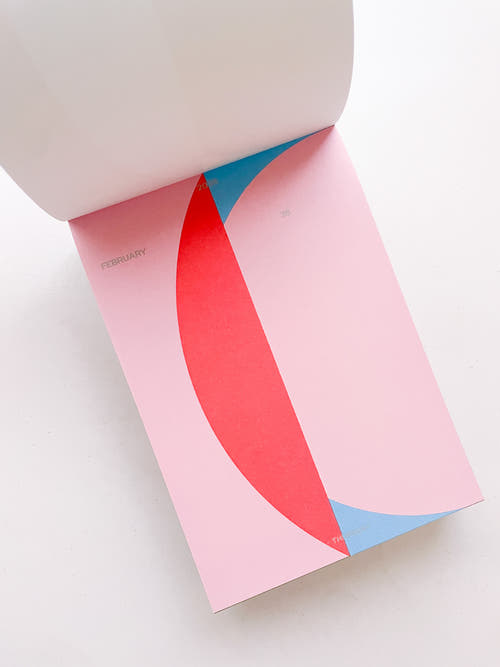 PAGE-A-DAY CALENDAR 2026 / Damien Poulain