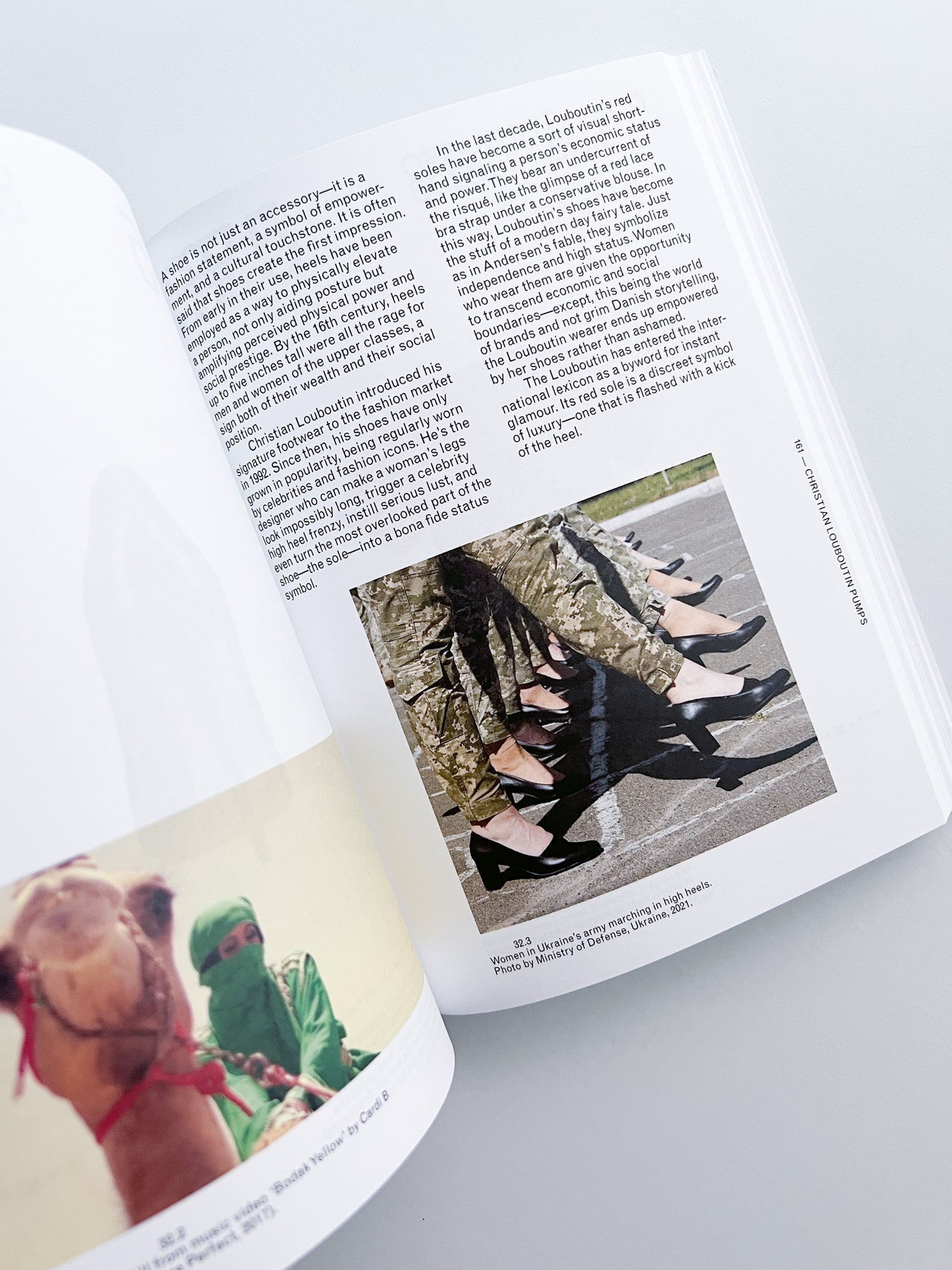 OBJECT-ORIENTED IDENTITY: CULTURAL BELONGINGS FROM OUR RECENT PAST / Zsofia Kollar [SECOND REVISED EDITION]