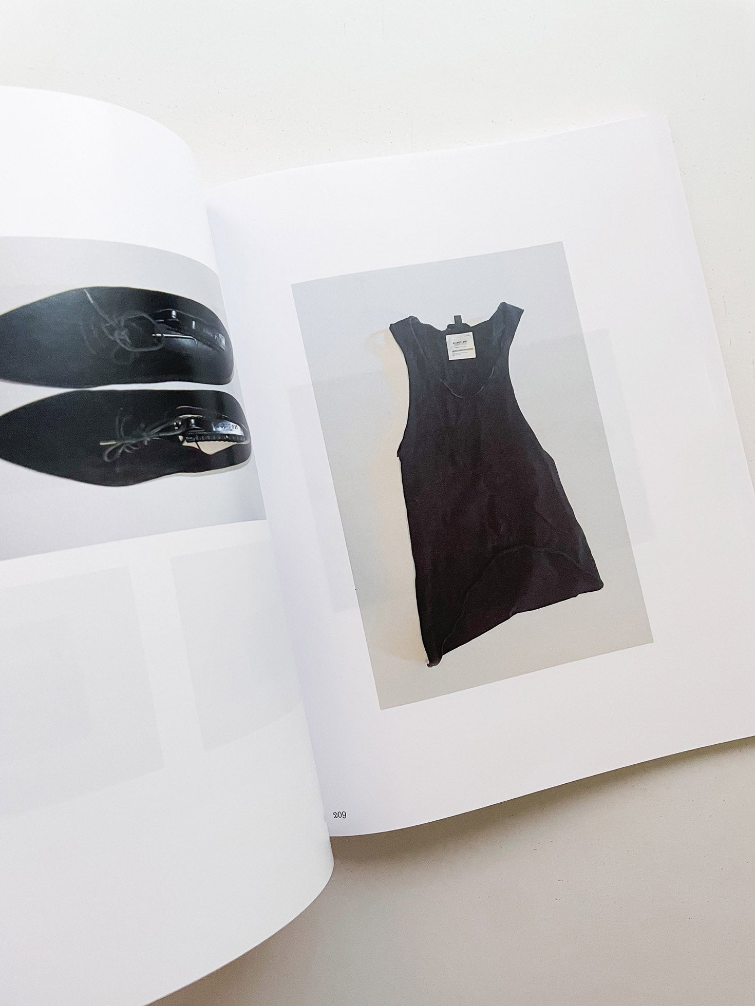 Helmut Lang Archive Dispersed by Joakim Andreasson - 本屋青旗 Ao