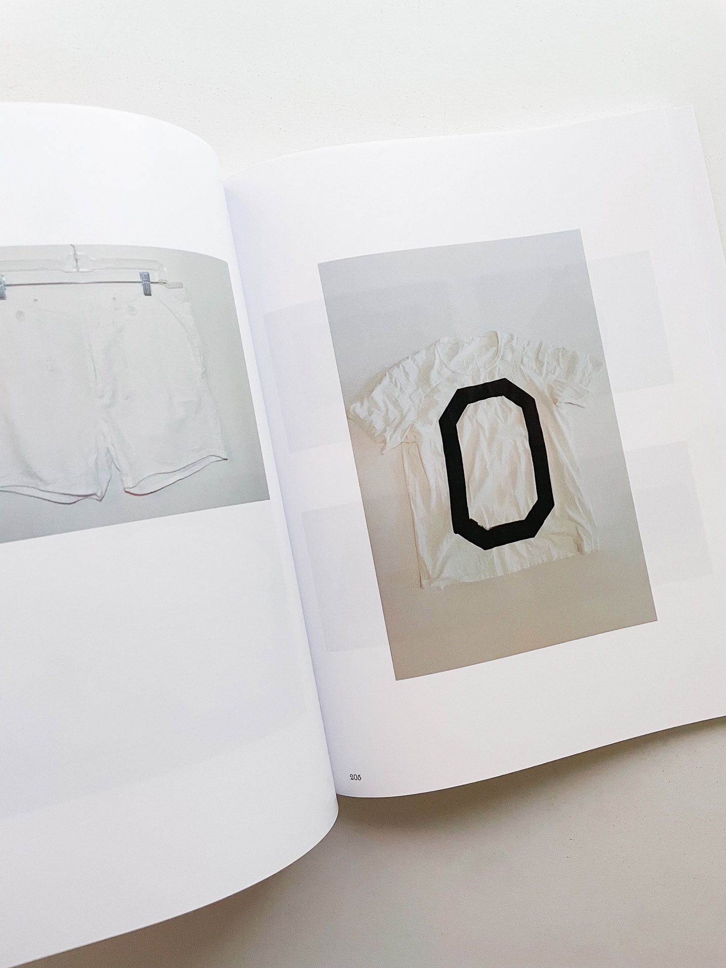 Helmut Lang Archive Dispersed by Joakim Andreasson - 本 屋 青 旗