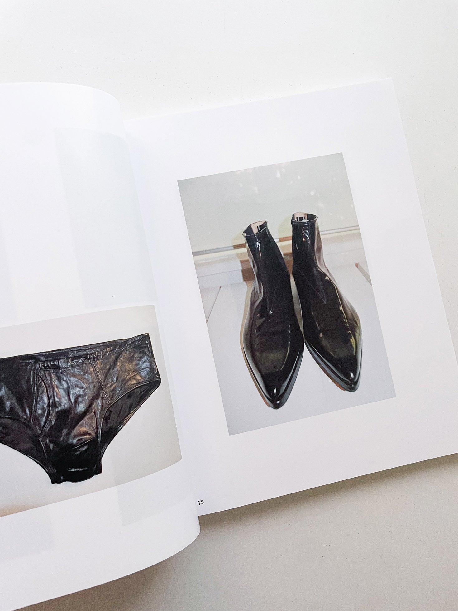 Helmut Lang Archive Dispersed by Joakim Andreasson - 本 屋 青 旗