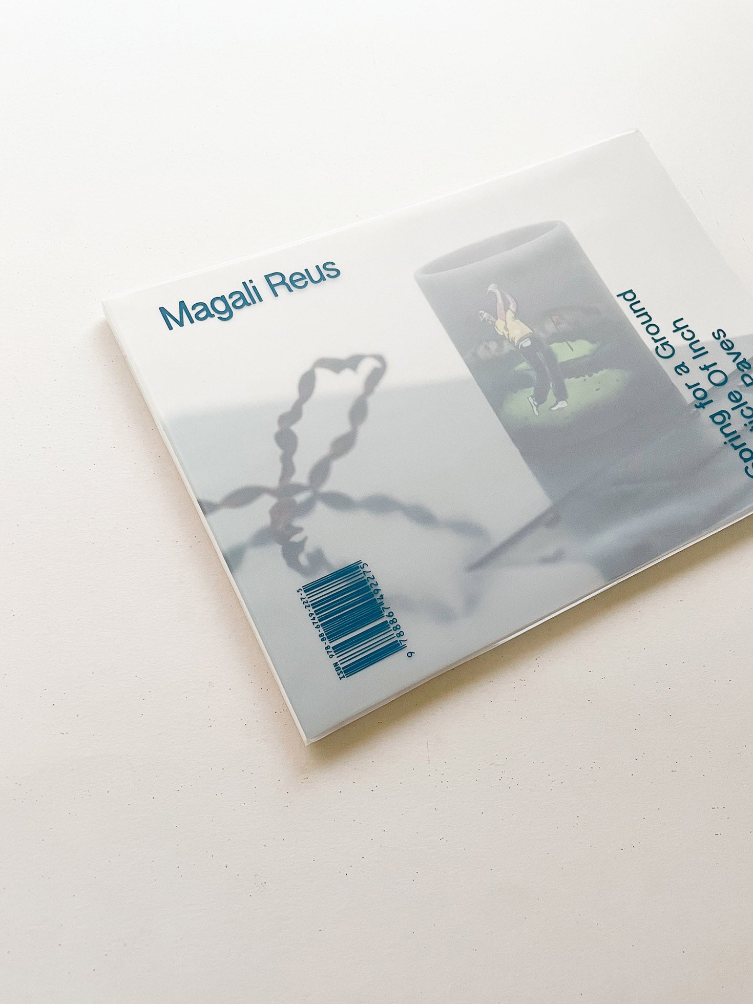 SPRING FOR A GROUND / PARTICLE OF INCH / HALTED PAVES / QUARTERS / Magali Reus
