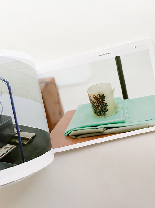 SPRING FOR A GROUND / PARTICLE OF INCH / HALTED PAVES / QUARTERS / Magali Reus