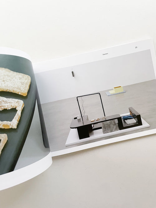 SPRING FOR A GROUND / PARTICLE OF INCH / HALTED PAVES / QUARTERS / Magali Reus