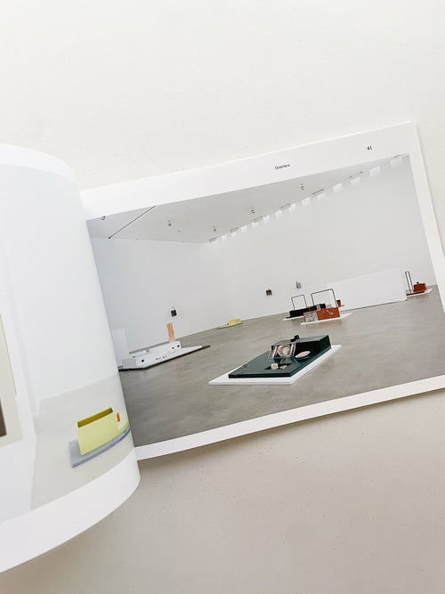 SPRING FOR A GROUND / PARTICLE OF INCH / HALTED PAVES / QUARTERS / Magali Reus