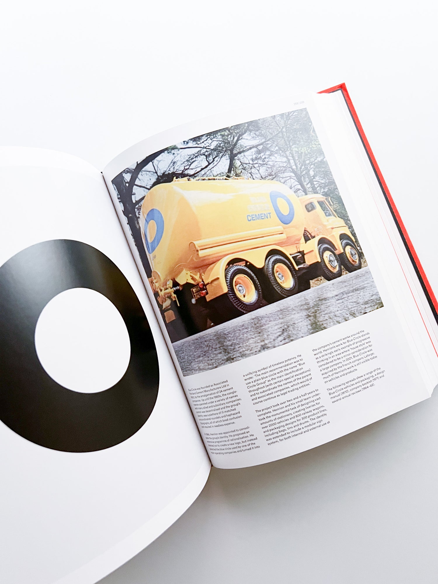 The Complete Designer / FHK Henrion